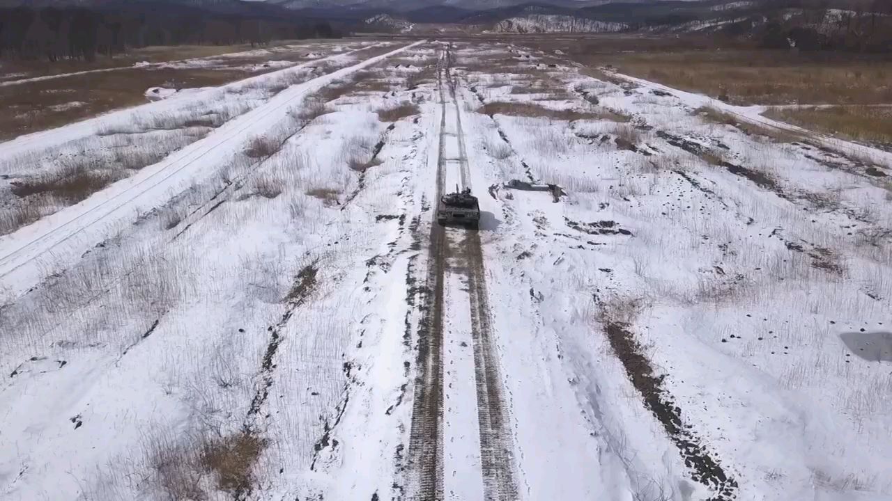 太平洋舰队Т-80БВ 坦克的射击人员